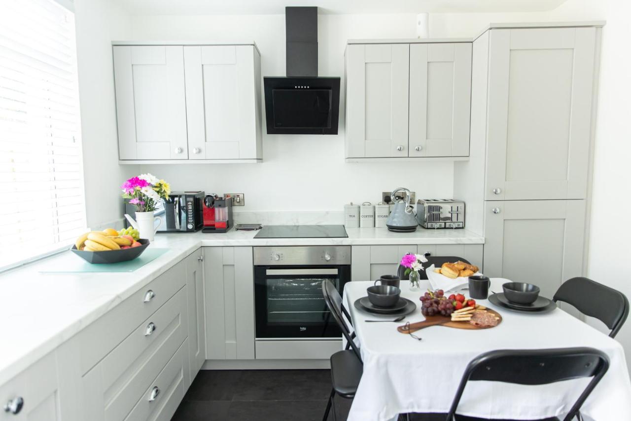 Entire Family Home , Large Rear Garden And Free Parking Belfast Exterior photo
